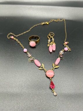 Pink Vintage-Inspired Necklace, Earrings & Ring Set- Orna Collection
